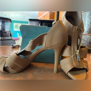 Mods zipper high heeled sandals - very comfortable
